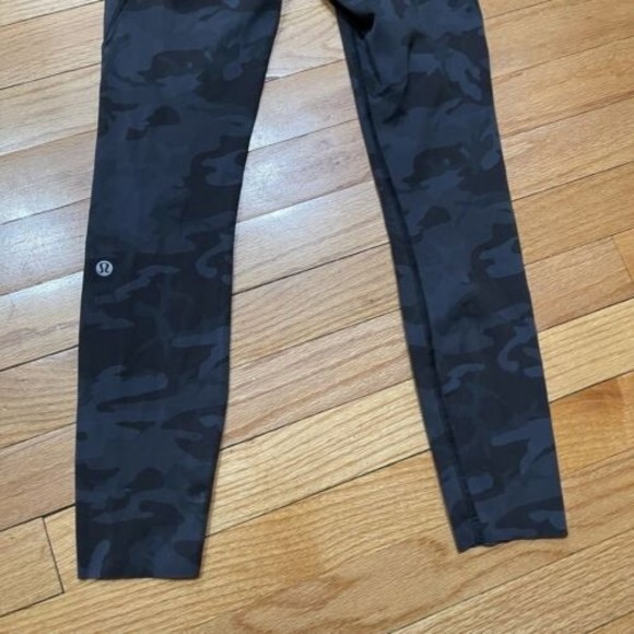Lululemon Womens Size 2 Fast Free Tight II 25" Non-Reflective Nulux Gray Camo - Picture 12 of 16
